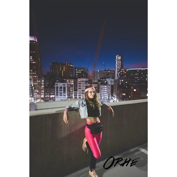 🍬Meet your posher, Eryn 🍬 - Picture 2 of 7